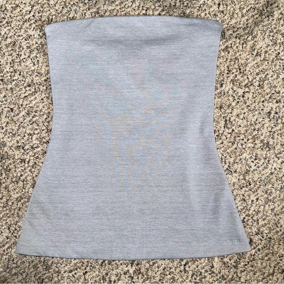 Aritzia contour top - Picture 1 of 2
